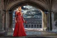 /album/fotogaleria/a8025232-hermosa-mujer-de-renacimiento-celebracion-de-rosa-en-el-edificio-antiguo-jpg1/